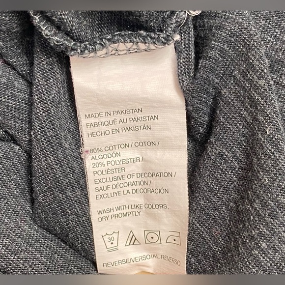 Izod Polo Shirt Men's Short Sleeve 100% Polyester Blue Striped. Not sure size. - Picture 6 of 7